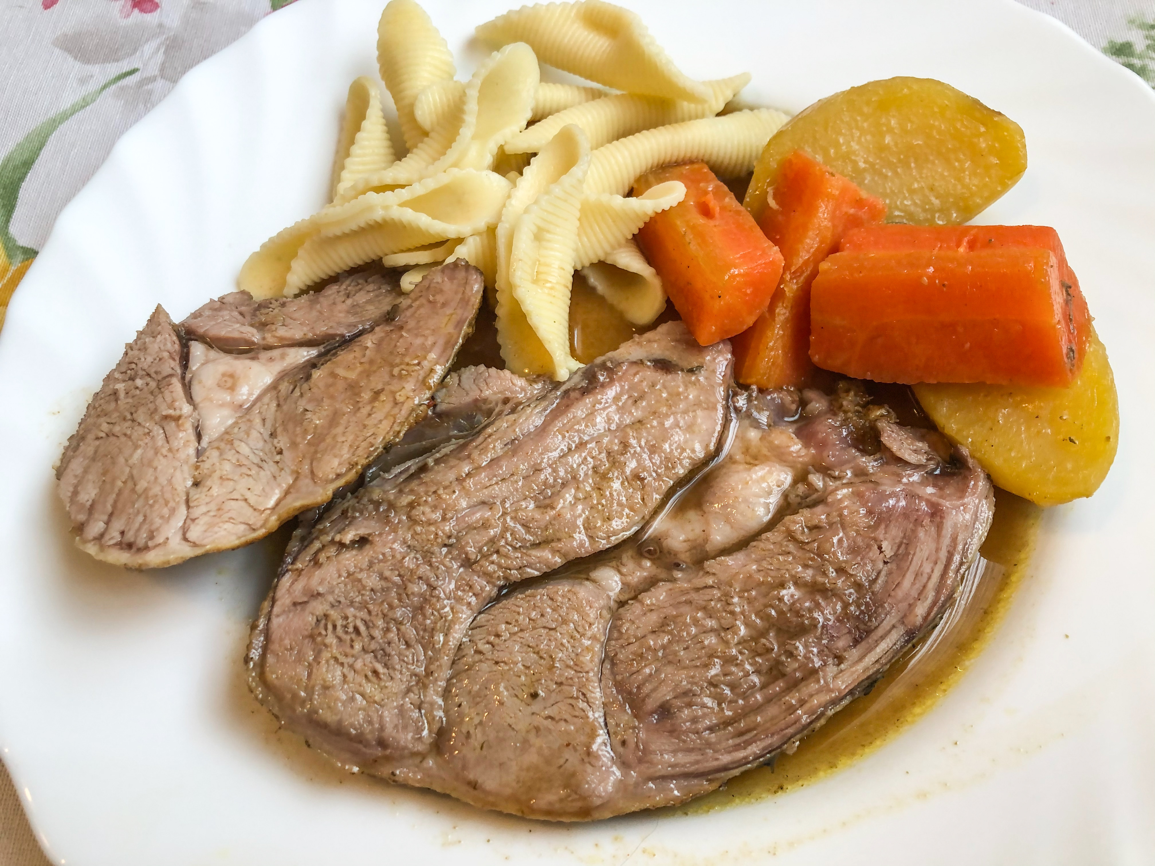 Braten vom Lammschlögel