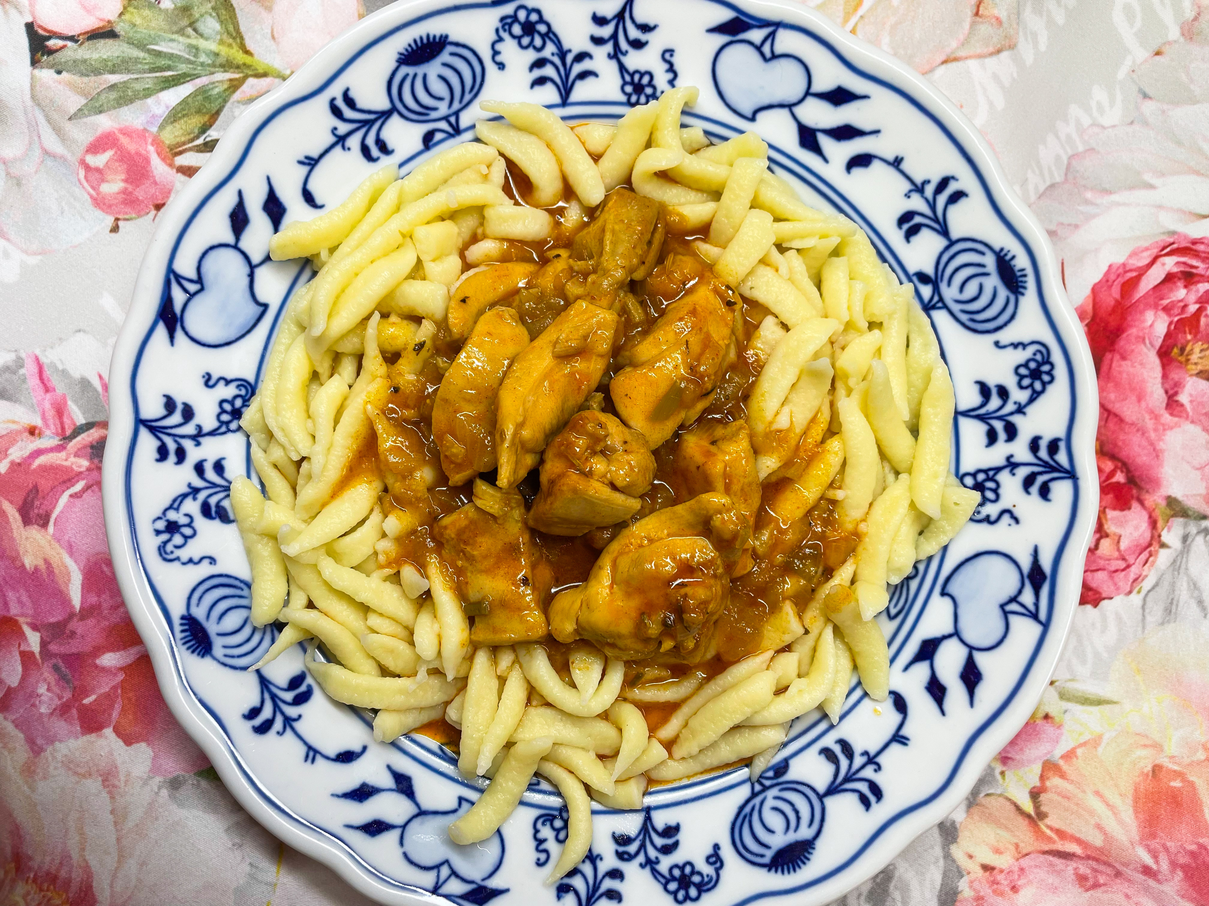 Hendlgulasch – Hühnergulasch wiener Art